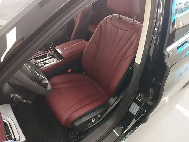 Hongqi H5 — Фото автомобиля 14