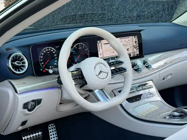 Mercedes-Benz E-Class — Фото автомобиля 4