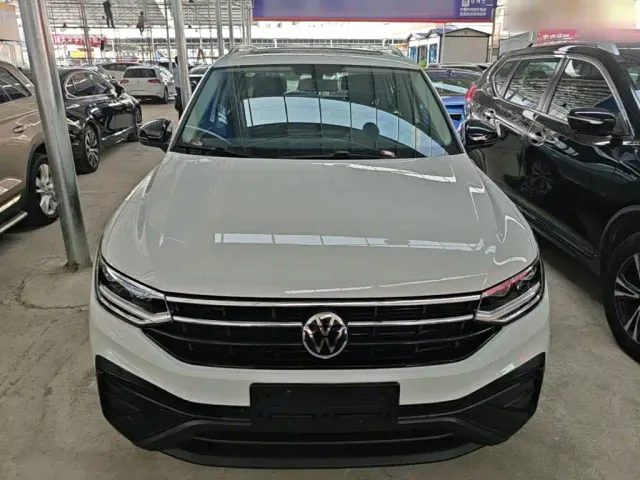Volkswagen Tiguan L — Фото автомобиля 2