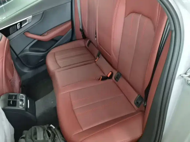 Audi A4L — Фото автомобиля 16