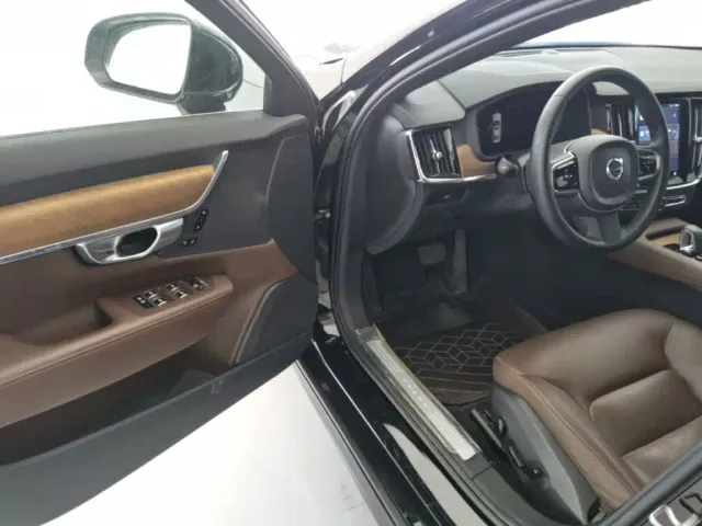 Volvo S90 — Фото автомобиля 15