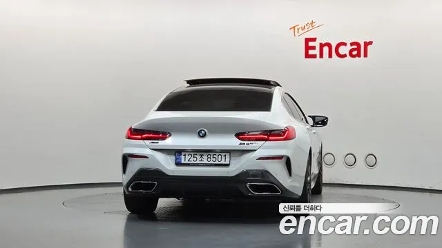 BMW 8 Series G15 — Фото автомобиля 4