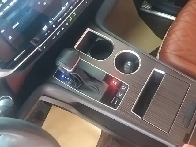 Toyota Granvia — Фото автомобиля 13