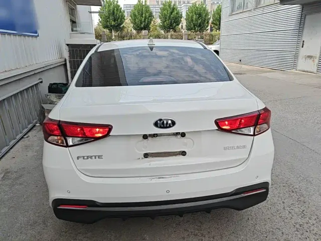 Kia Forte — Фото автомобиля 5