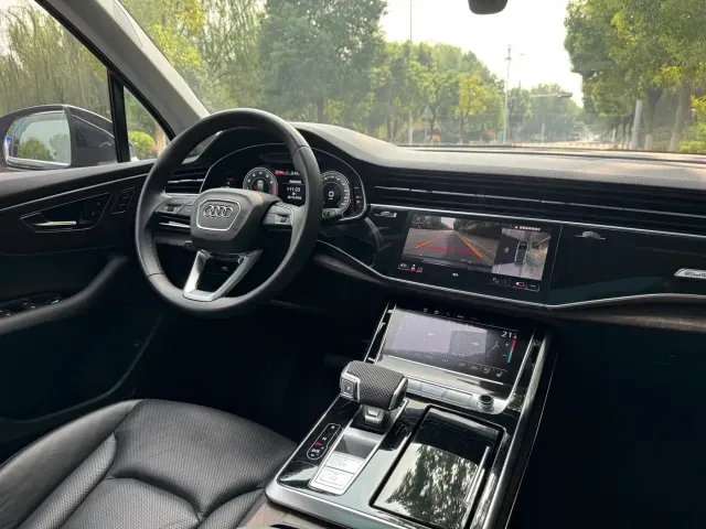 Audi Q7 — Фото автомобиля 13