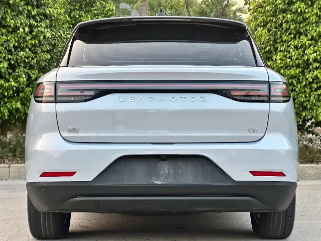 Leapmotor C11 — Фото автомобиля 8