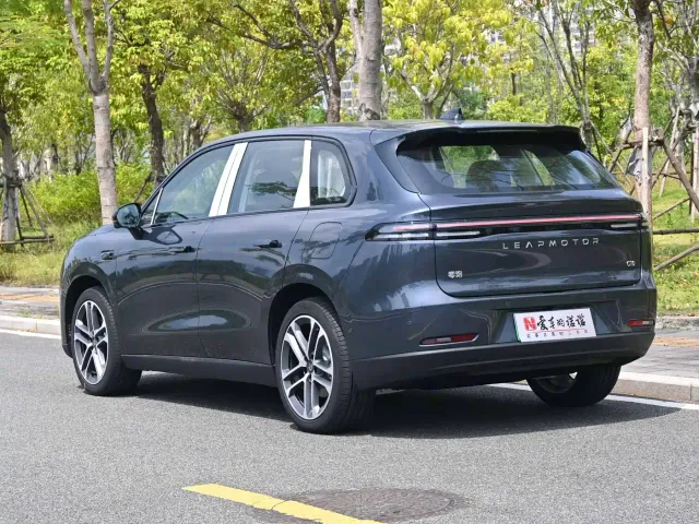 Leapmotor C10 — Фото автомобиля 4