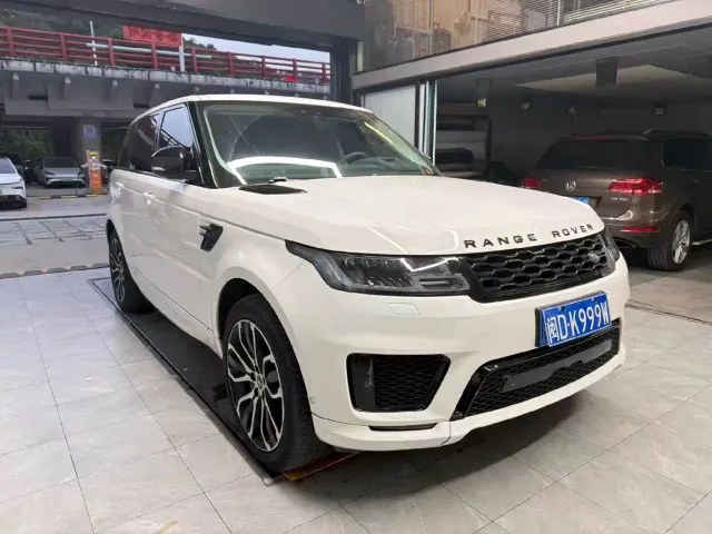 Land Rover Range Rover Sport — Фото автомобиля 3
