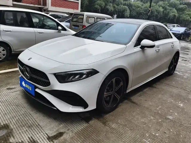 Фотография автомобиля — Mercedes-Benz A-Class