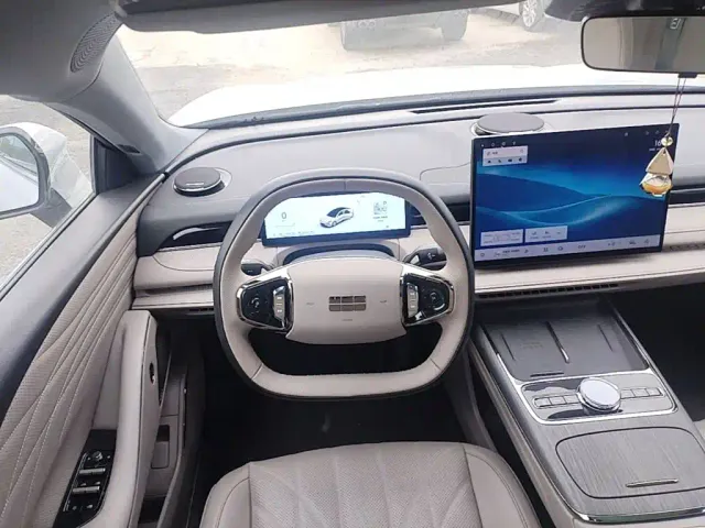 Geely Galaxy Xingyao 8 — Фото автомобиля 10
