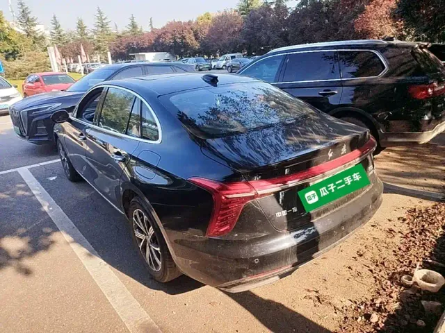 Hongqi H5 PHEV — Фото автомобиля 4