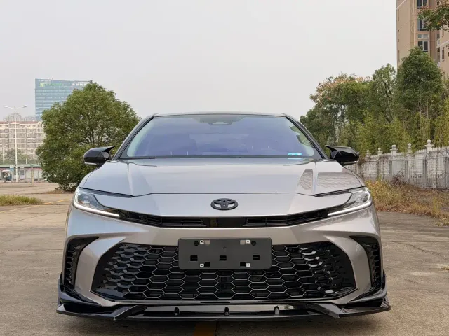 Toyota Camry — Фото автомобиля 2