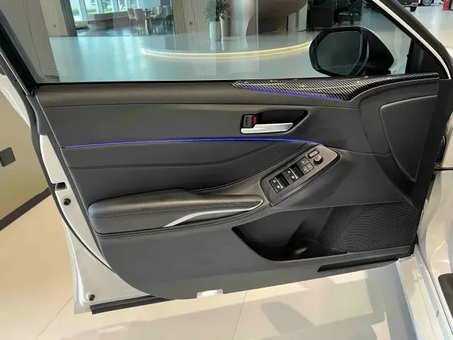 Toyota Avalon — Фото автомобиля 8