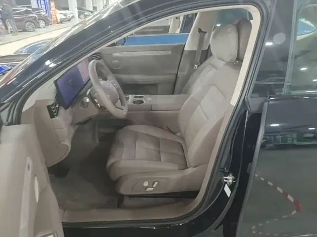 IM Motors LS6 — Фото автомобиля 19
