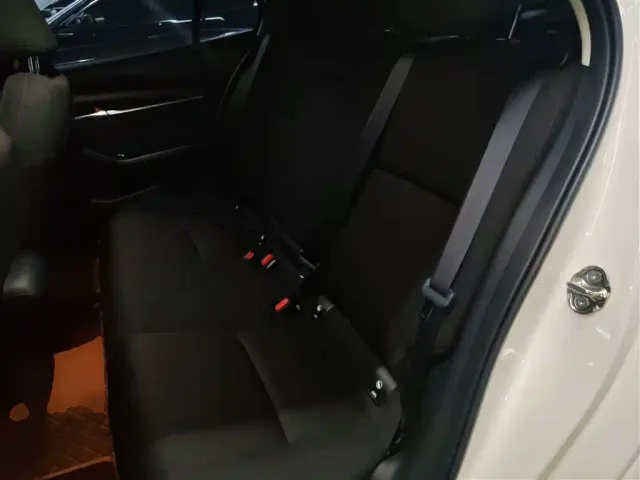 Mazda Axela — Фото автомобиля 16