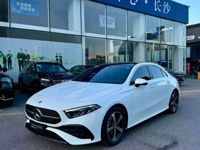 Фотография автомобиля — Mercedes-Benz A-Class