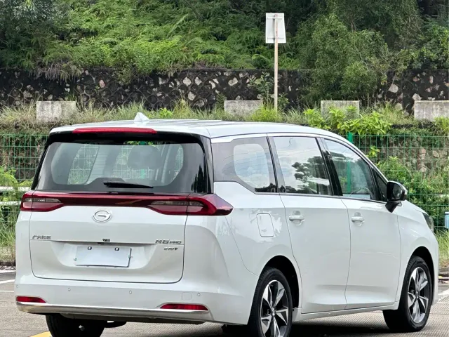 GAC Trumpchi M6 — Фото автомобиля 13