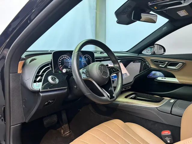 Mercedes-Benz E-Class — Фото автомобиля 11