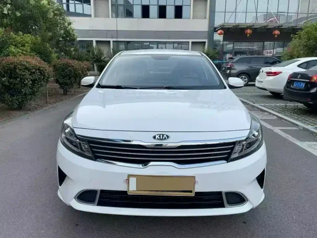 Kia Forte — Фото автомобиля 2