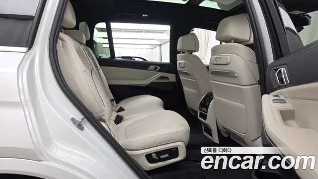 BMW X7 — Фото автомобиля 12