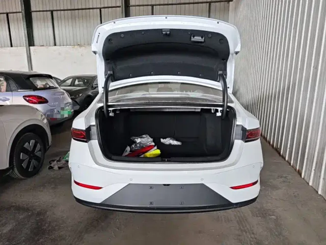 BYD Qin PLUS — Фото автомобиля 18