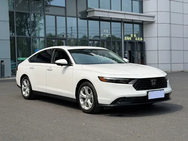 Honda Accord — Фото автомобиля 3