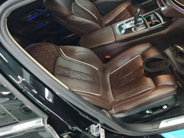 BMW 7 Series — Фото автомобиля 24