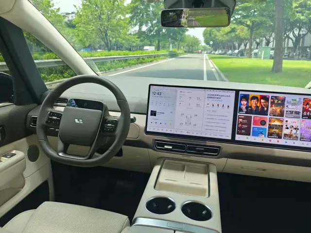 Li Auto MEGA — Фото автомобиля 14