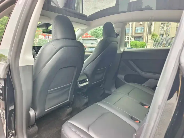 Tesla Model Y — Фото автомобиля 8