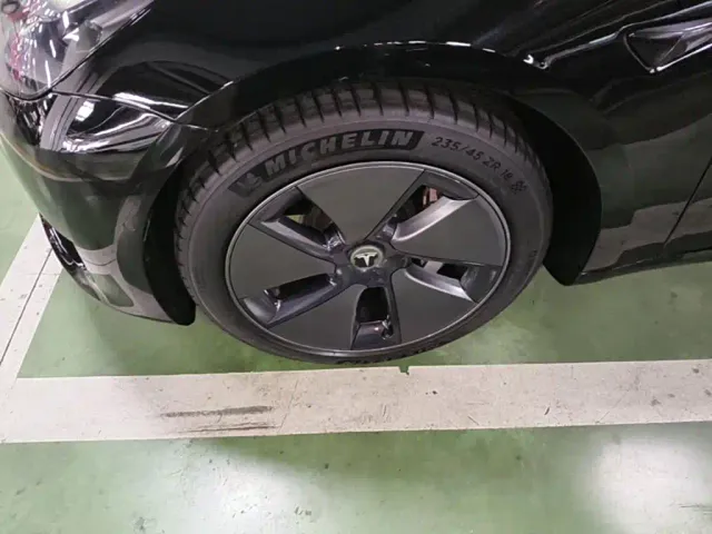 Tesla Model 3 — Фото автомобиля 22