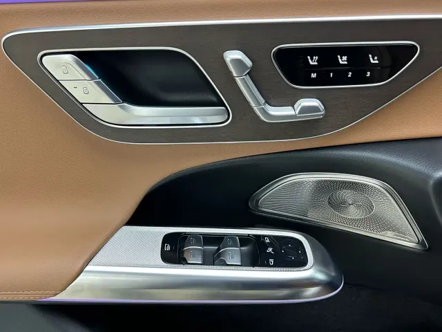 Mercedes-Benz E-Class — Фото автомобиля 19