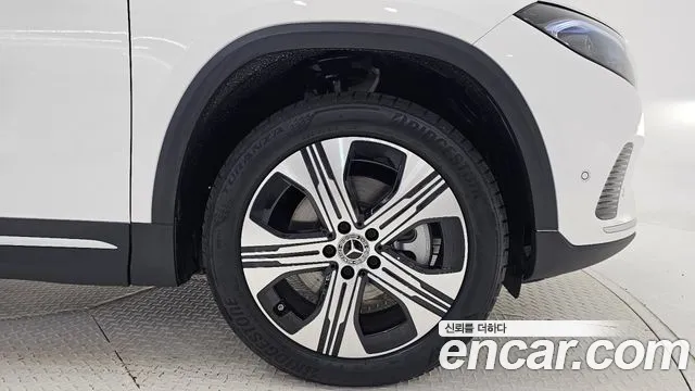 Mercedes-Benz EQA — Фото автомобиля 5