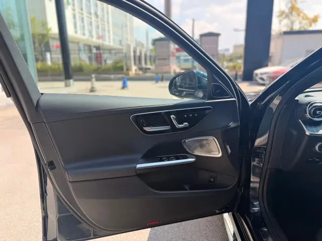 Mercedes-Benz C-Class — Фото автомобиля 12
