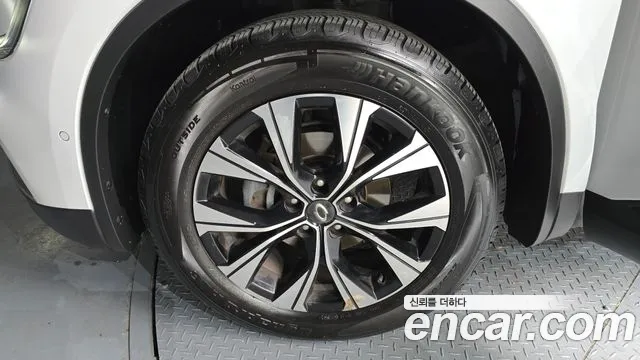 Renault-KoreaSamsung QM6 Новый QM6 2.0 GDe LE Signature 2WD — Фото автомобиля 3