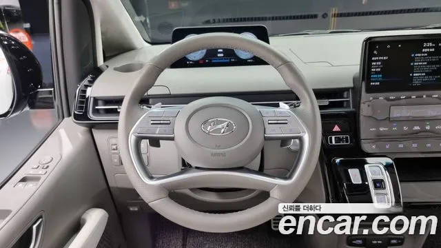 Hyundai Staria Staria 4WD Lounge 7 мест — Фото автомобиля 13