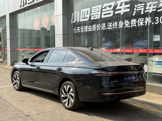 Volkswagen Passat — Фото автомобиля 4