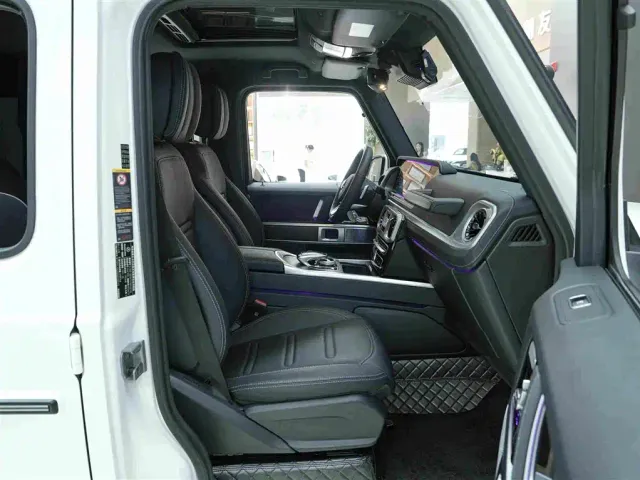 Mercedes-Benz G-Class — Фото автомобиля 12