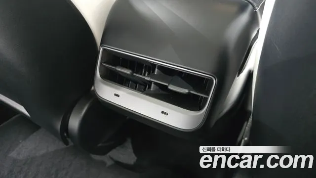 Tesla Model Y — Фото автомобиля 30