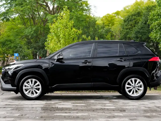 Toyota Corolla Cross — Фото автомобиля 10