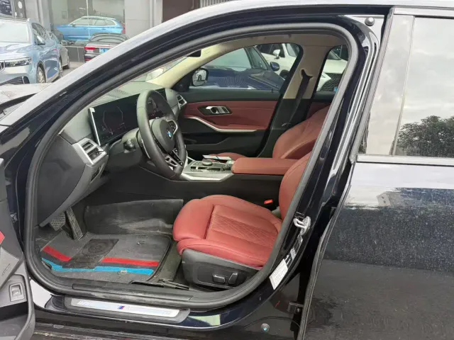 BMW 3 Series — Фото автомобиля 4