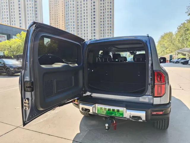 BYD FangChengBao Leopard 5 — Фото автомобиля 20