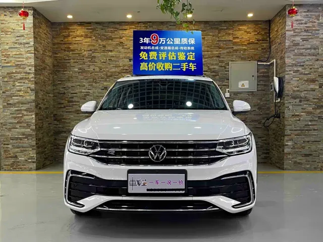 Volkswagen Tiguan L — Фото автомобиля 2