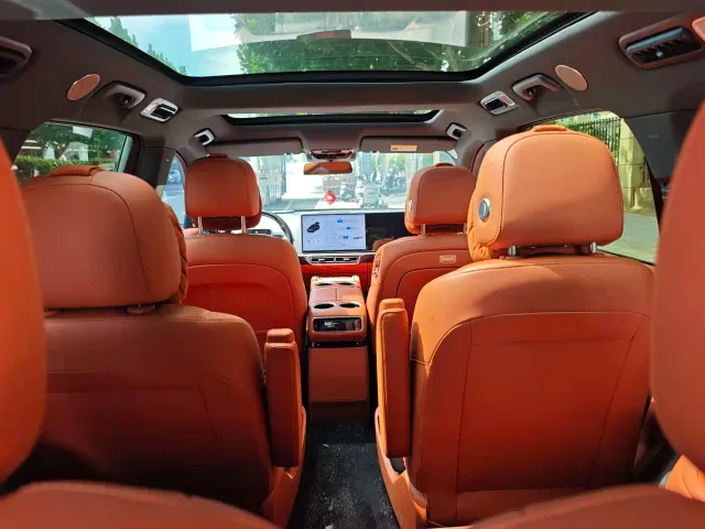 Li Auto L8 — Фото автомобиля 10
