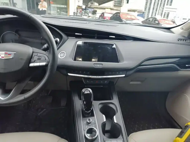Cadillac XT4 — Фото автомобиля 12