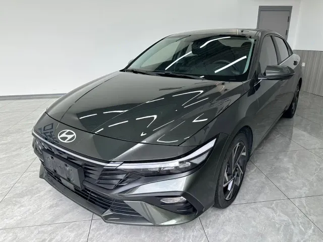 Фотография автомобиля — Hyundai Elantra