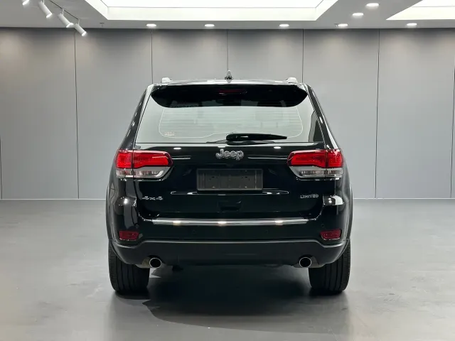 Jeep Grand Cherokee — Фото автомобиля 5