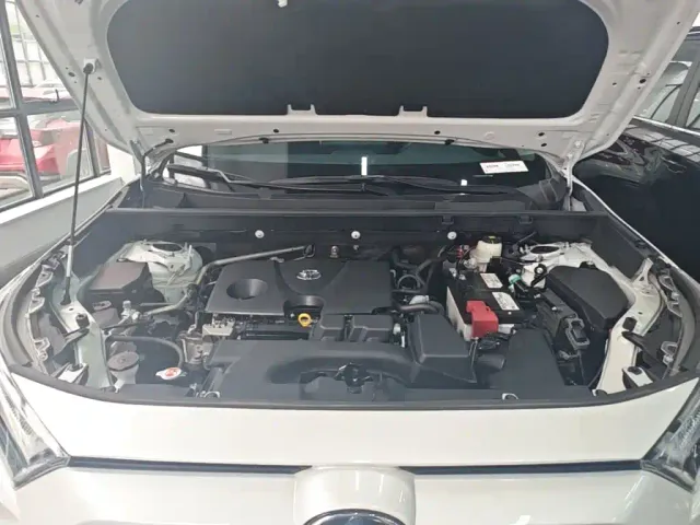 Toyota RAV4 — Фото автомобиля 19