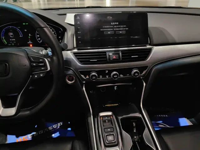Honda Accord — Фото автомобиля 12
