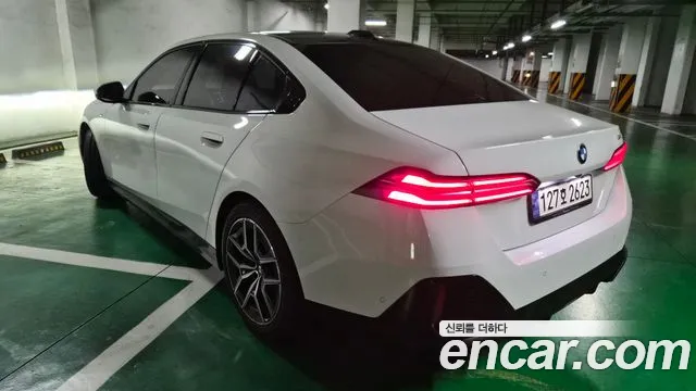 BMW 5 Series G60 — Фото автомобиля 2