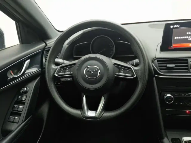 Mazda CX-4 — Фото автомобиля 11